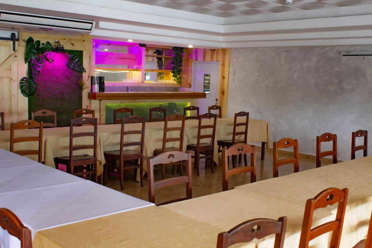 Hotel Kevin Los Santos Bagian luar foto